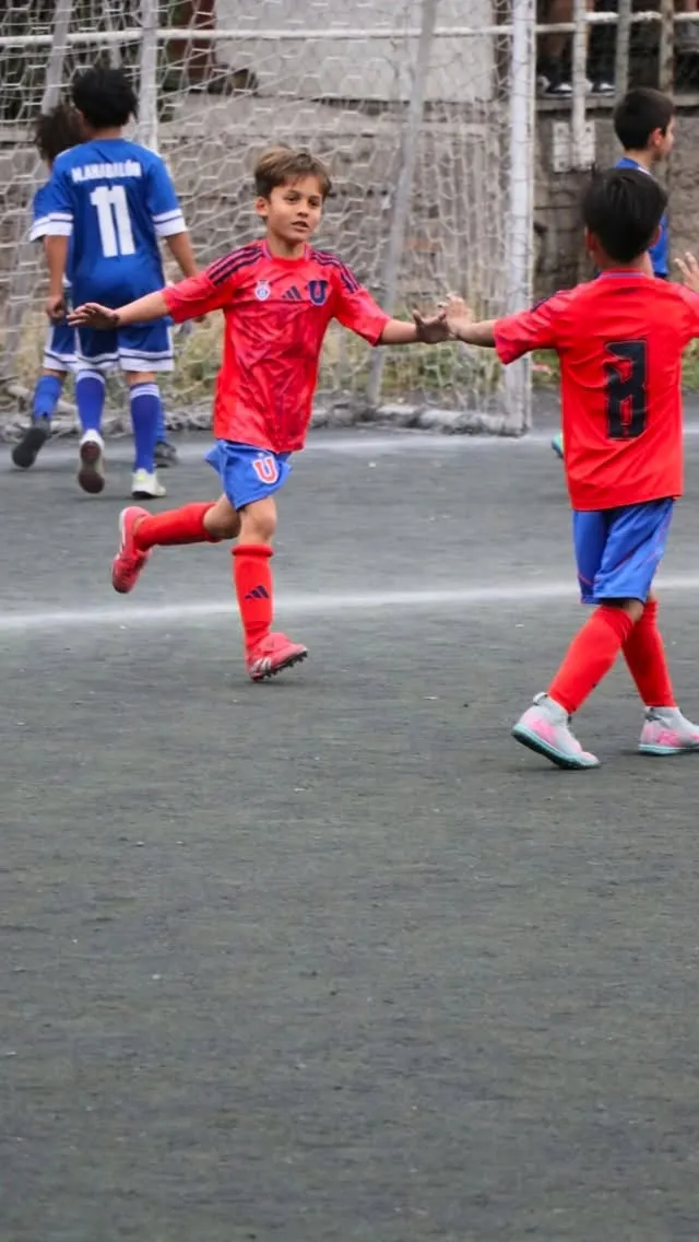 Fran Jr con la camiseta de Universidad de Chile