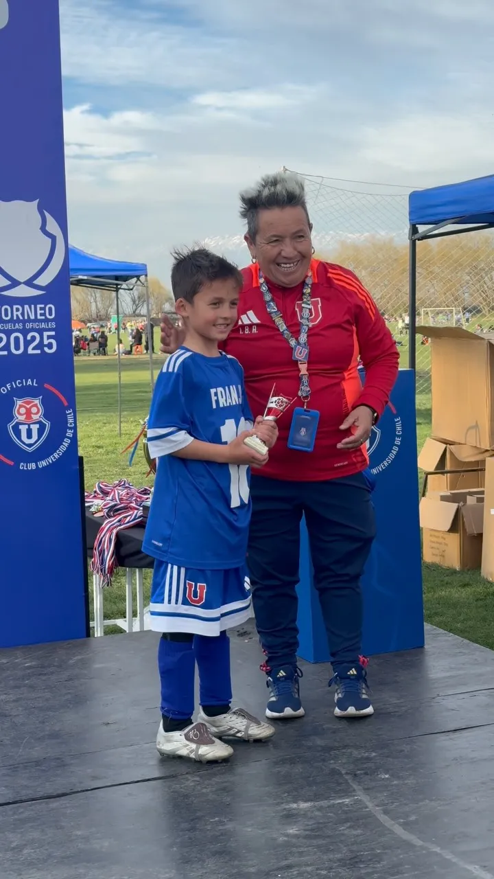Fran Jr con la camiseta de Universidad de Chile - Chicureo