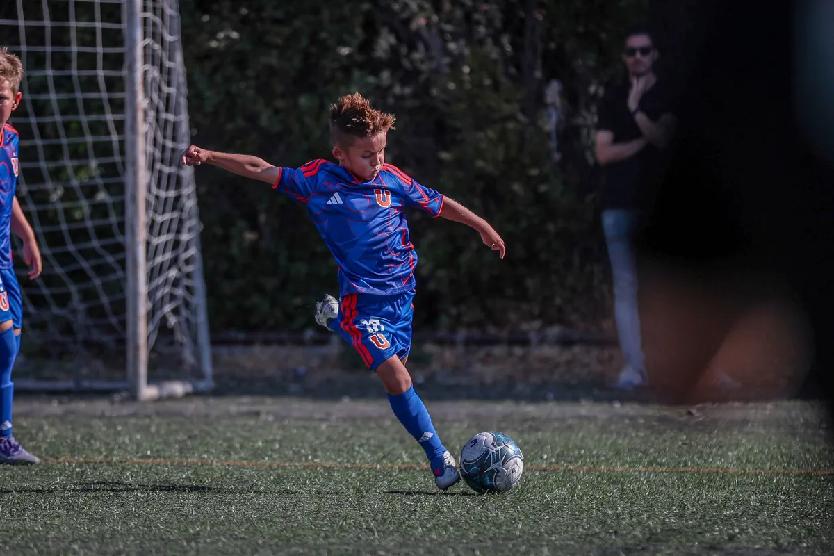 Fran Jr con la camiseta de Universidad de Chile